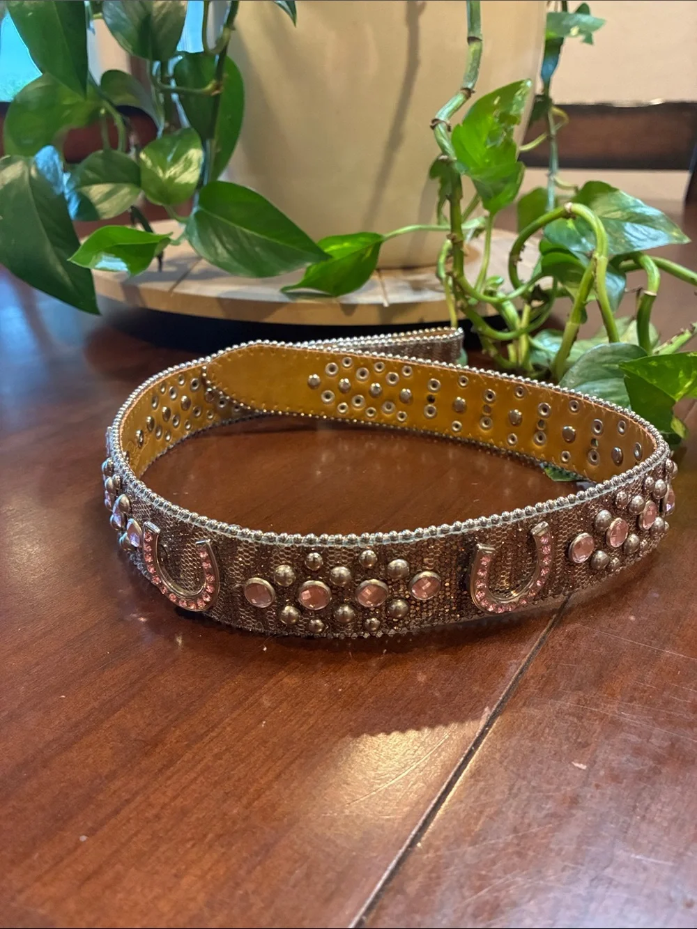 New Girls Size 20 Nocona Pink Studded Leather Belt w/ Horseshoe Crystals (ABBA)